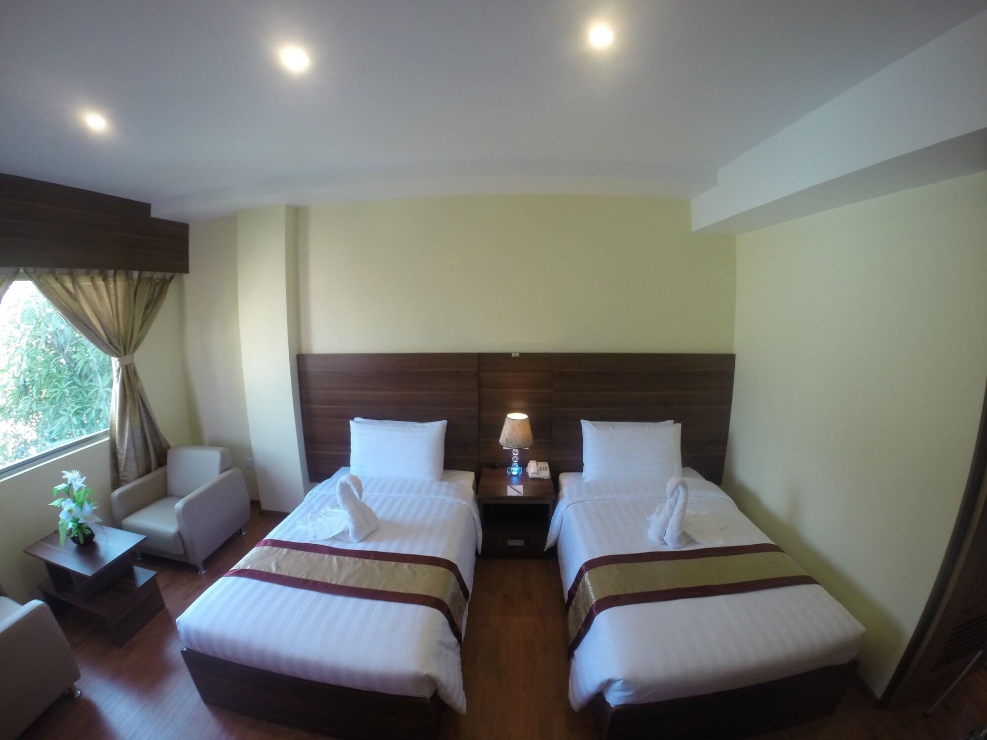 Silver Green Hotel Yangon Exterior photo