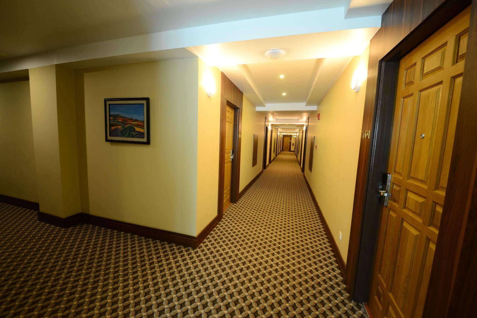Silver Green Hotel Yangon Exterior photo